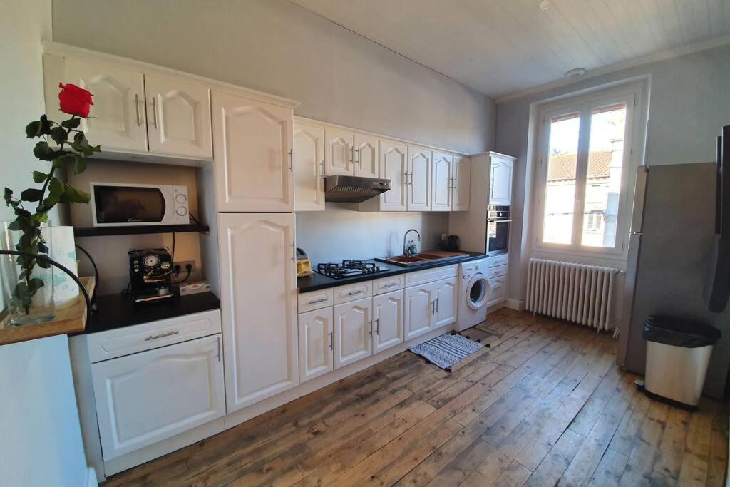 Appartement Spacieux, Wifi ,Cafe A Volonte Blaye-Les-Mines Buitenkant foto