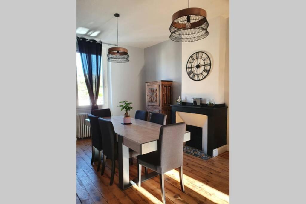 Appartement Spacieux, Wifi ,Cafe A Volonte Blaye-Les-Mines Buitenkant foto